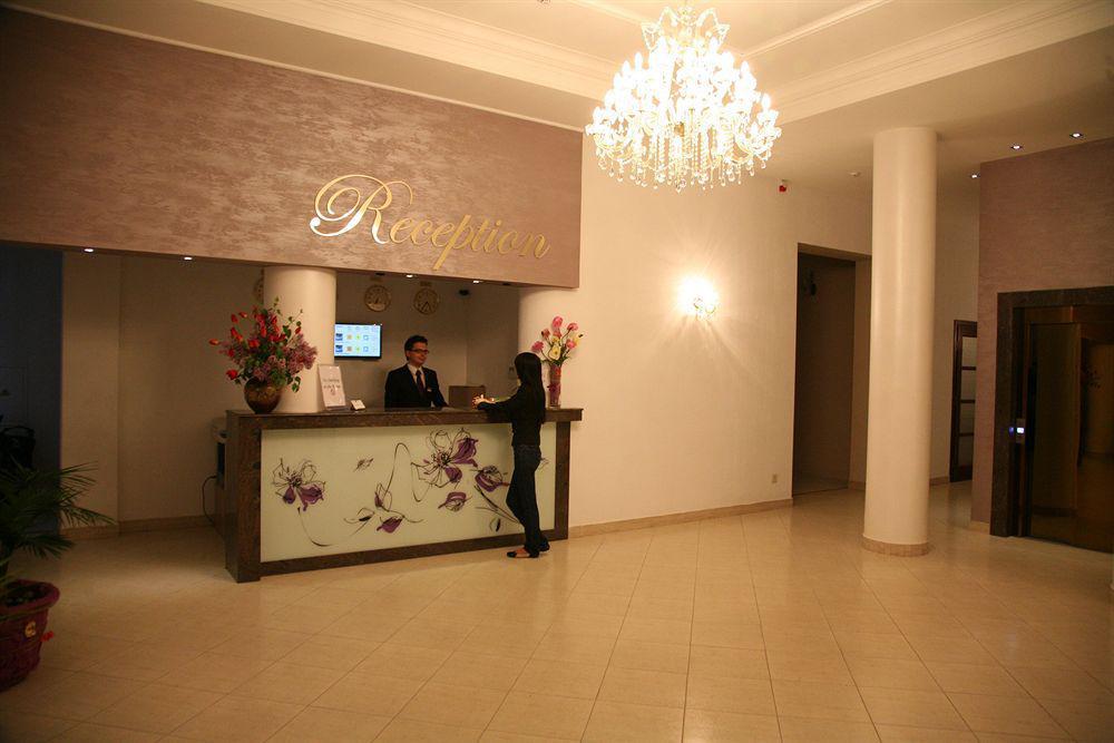 Отель Flowers